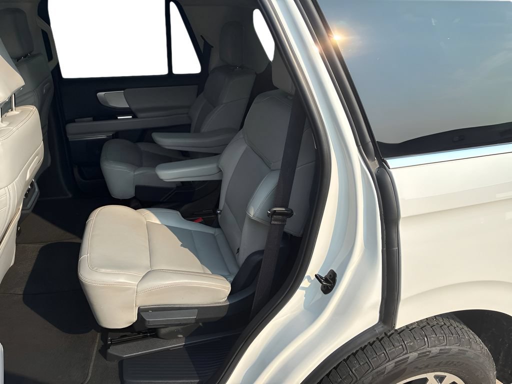 Used 2025 Ford Expedition Active AWD/4WD image 20