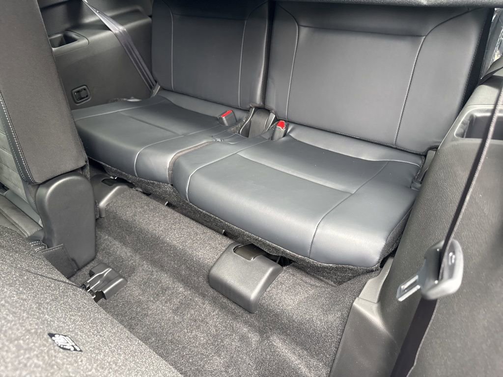 New 2025 Mitsubishi Outlander AWD image 32