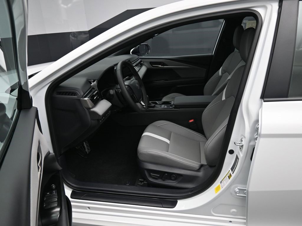Certified 2025 Toyota Camry SE image 9