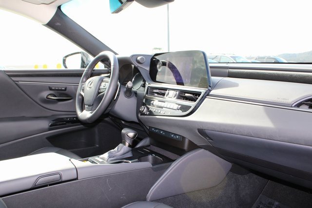 Certified 2024 Lexus ES 300h w/ Premium Package image 5