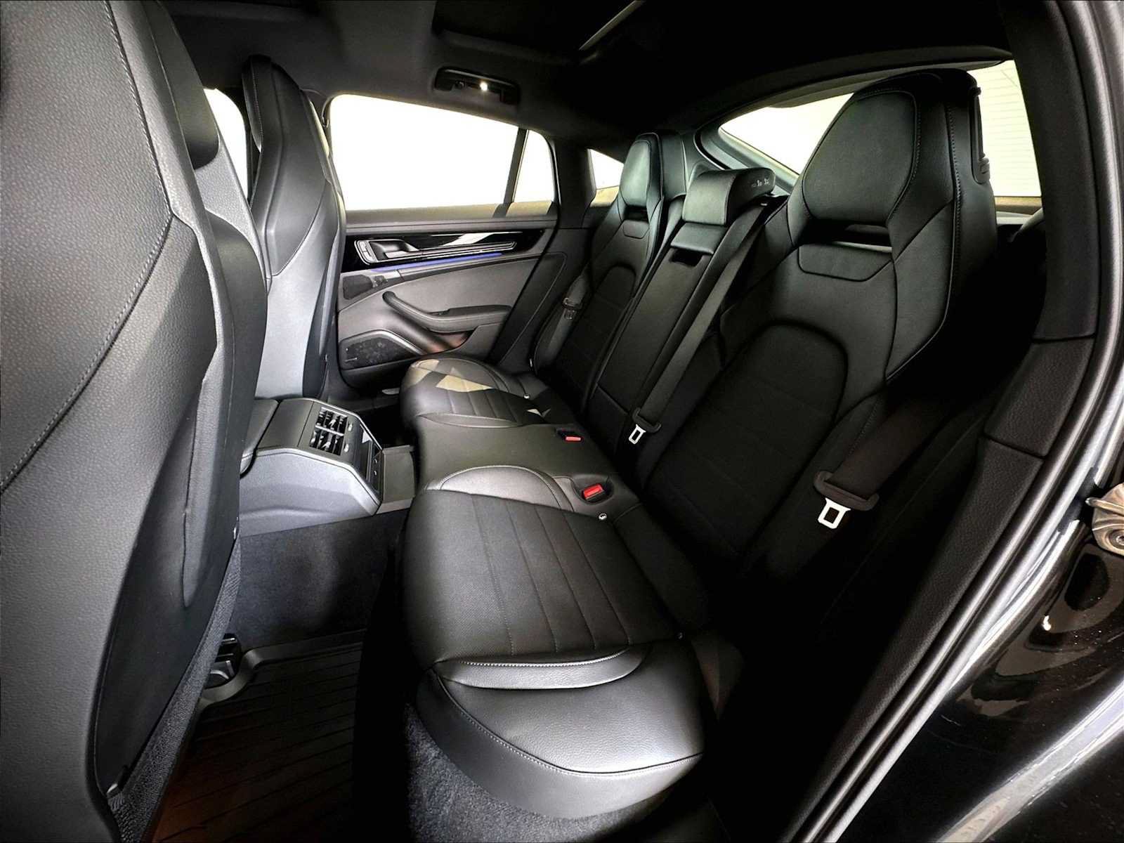 New 2026 Porsche Panamera 4 AWD/4WD image 28
