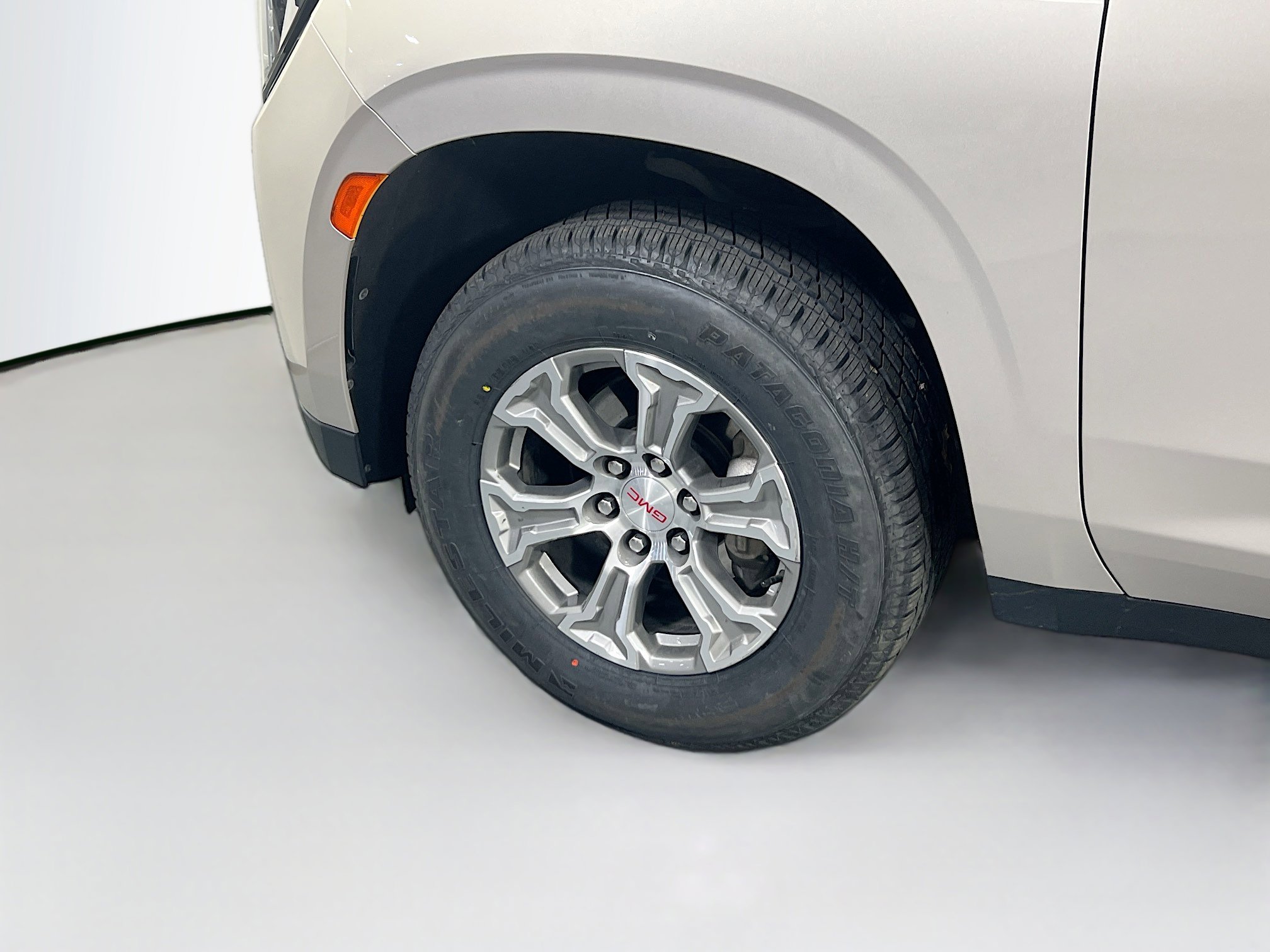 Used 2022 GMC Yukon XL SLE image 30