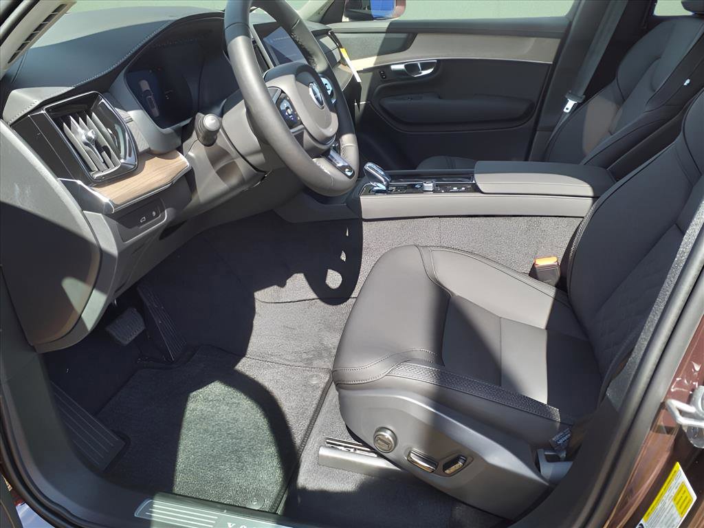 Used 2025 Volvo XC90 T8 Plus w/ Protection Package Premier image 8