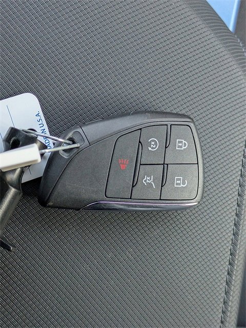 Used 2025 Chevrolet Equinox EV LT w/ Convenience Package image 32