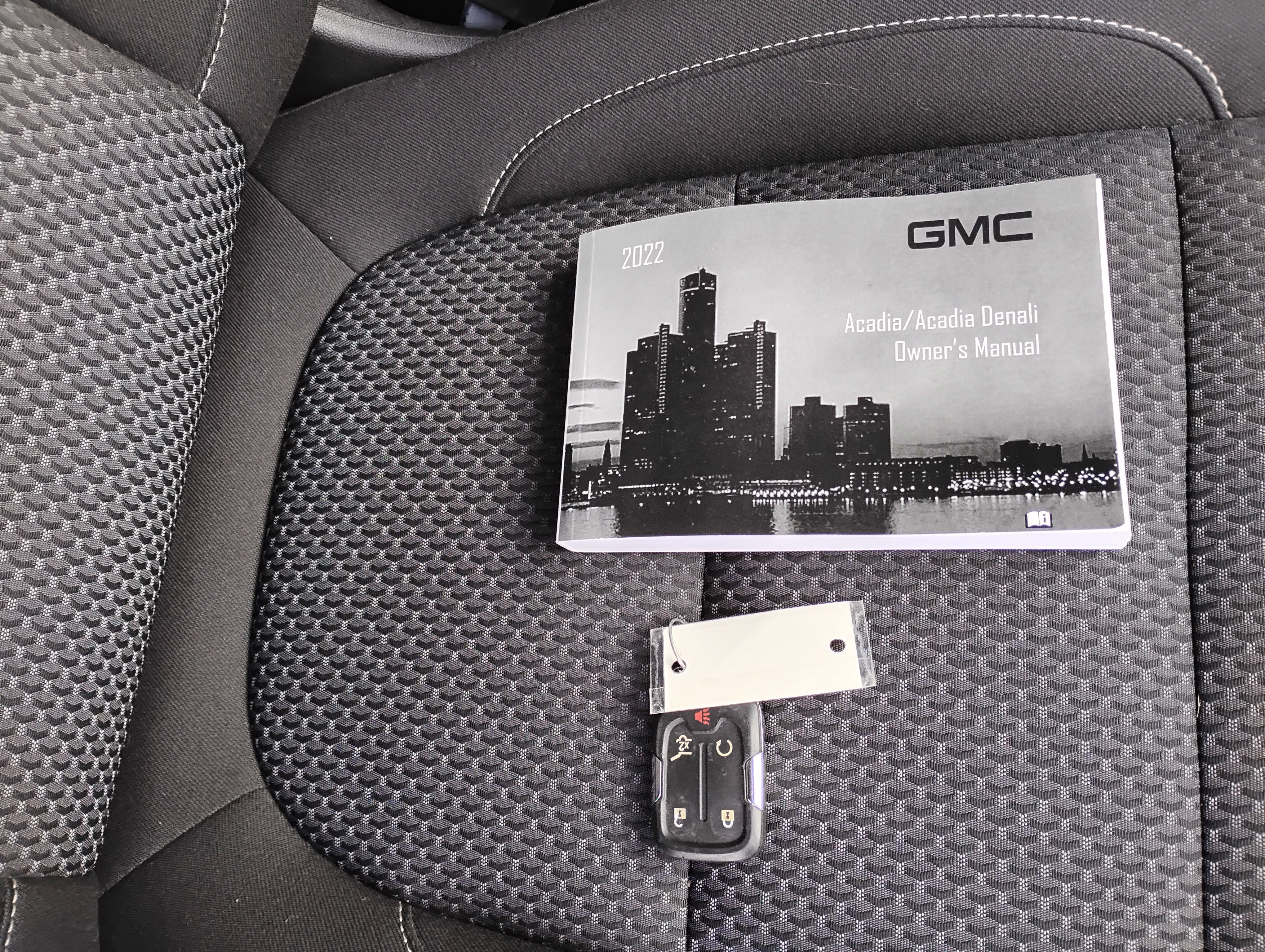 Used 2022 GMC Acadia SLE w/ Driver Convenience Package image 39