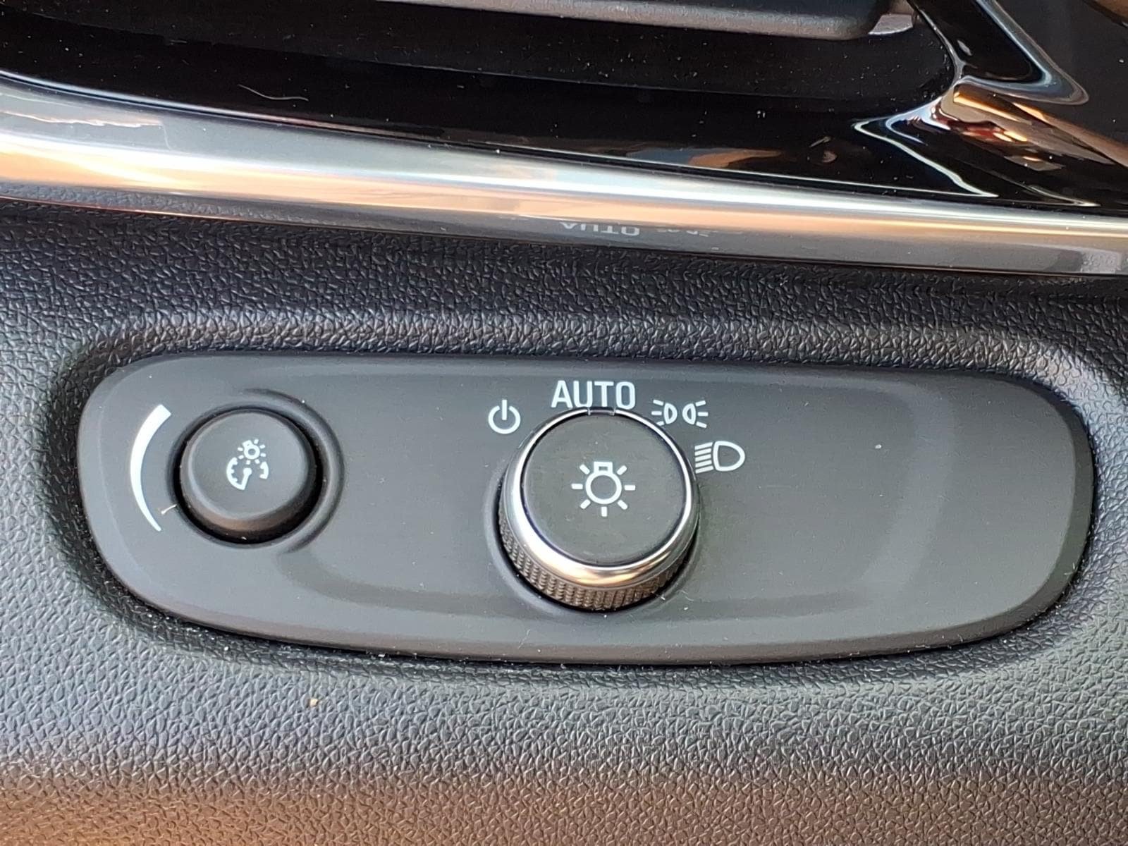 Used 2024 Buick Envista Sport Touring w/ Convenience I Package FWD image 15
