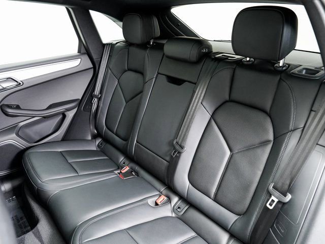 Certified 2023 Porsche Macan Turbo image 27