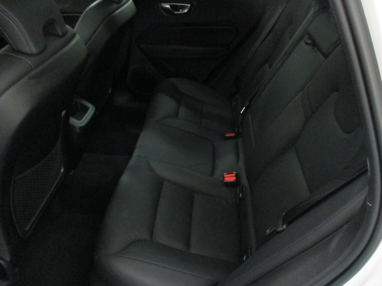 Used 2022 Volvo XC60 B5 Momentum image 12