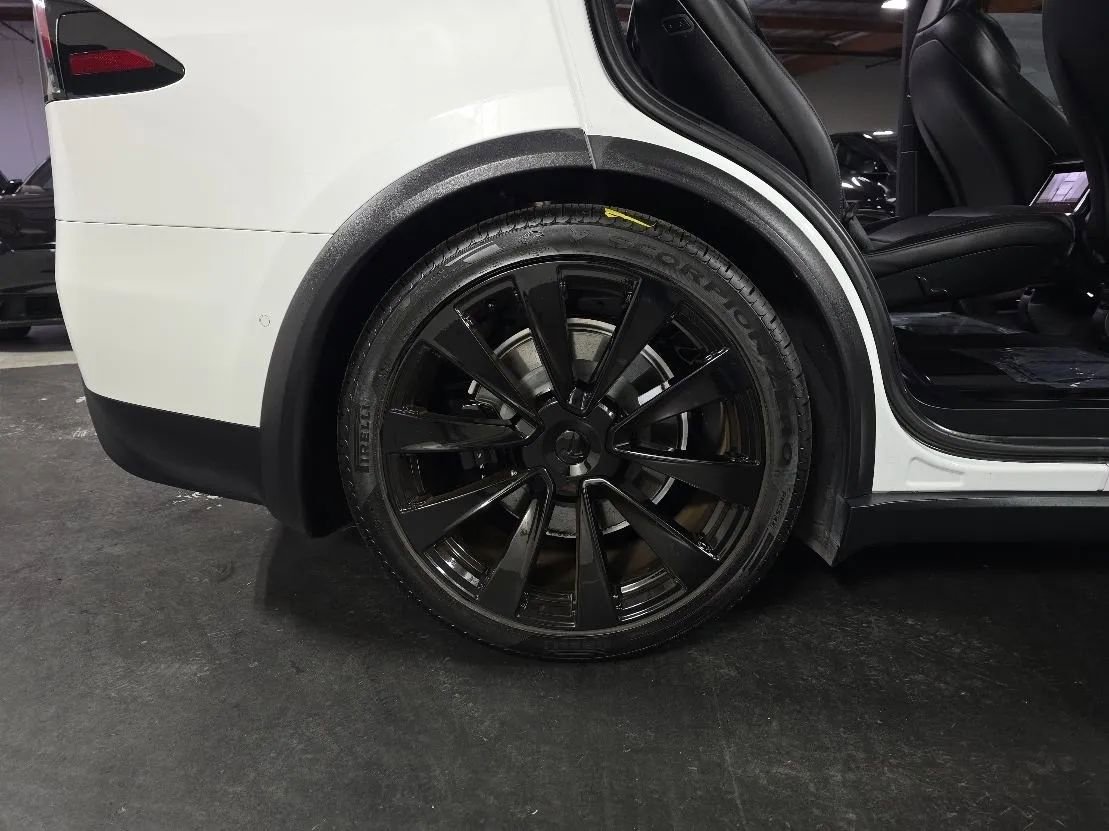Used 2022 Tesla Model X image 21