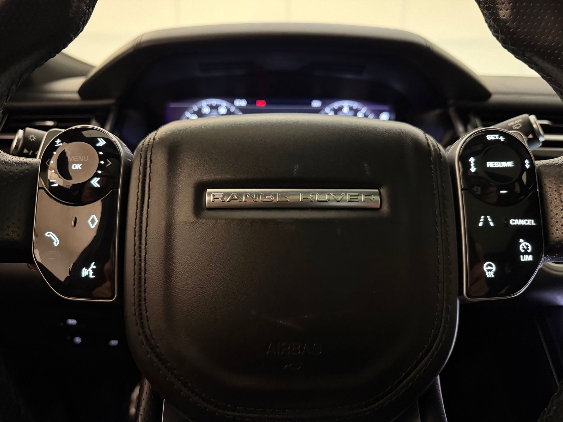 Used 2018 Land Rover Range Rover Velar R-Dynamic HSE AWD/4WD image 18