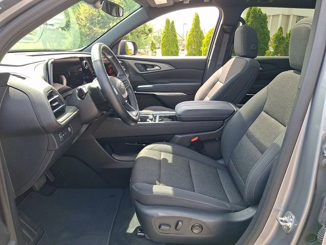 Certified 2024 Chevrolet Traverse LT w/ Midnight/Sport Edition image 15