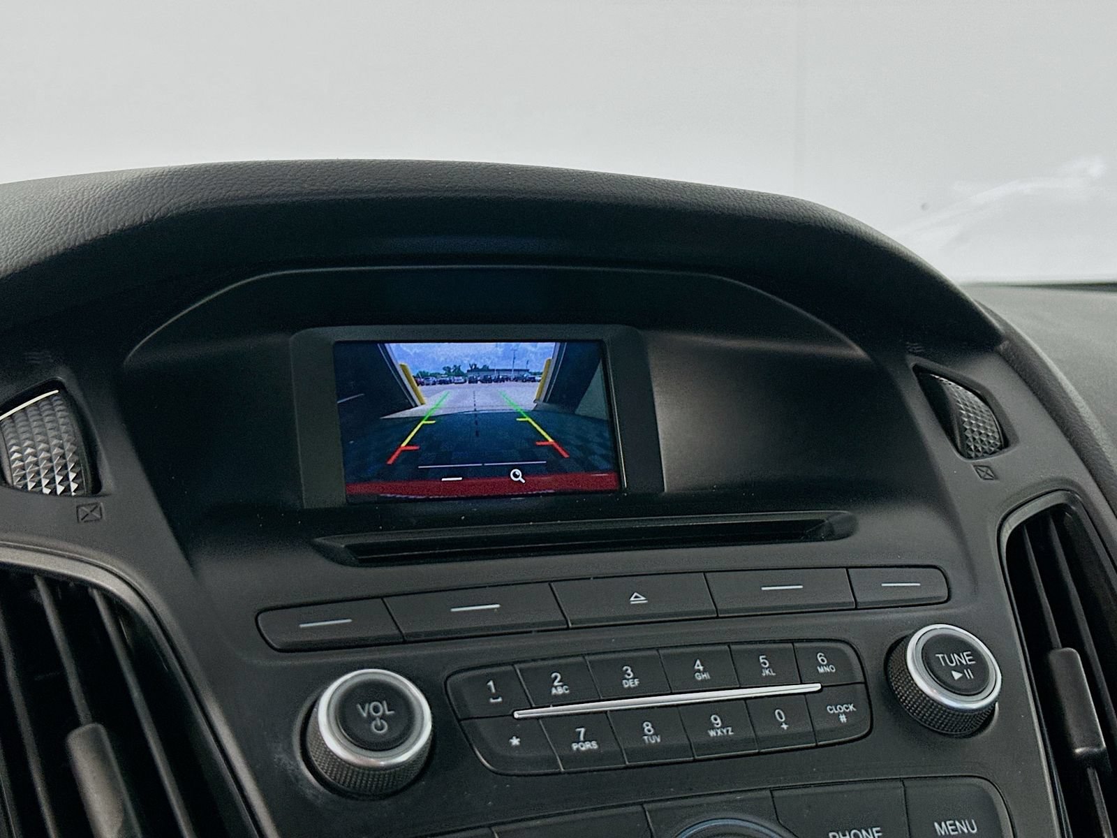 Used 2017 Ford Focus SE FWD image 13