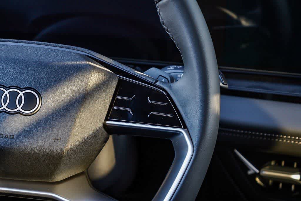 New 2025 Audi Q6 e-tron Premium Plus AWD/4WD image 17