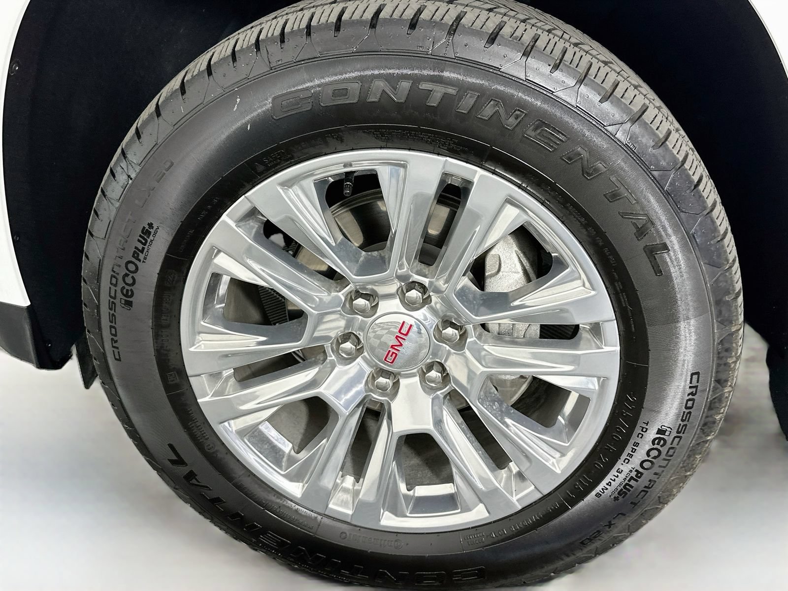 Used 2025 GMC Yukon XL Denali AWD/4WD image 34