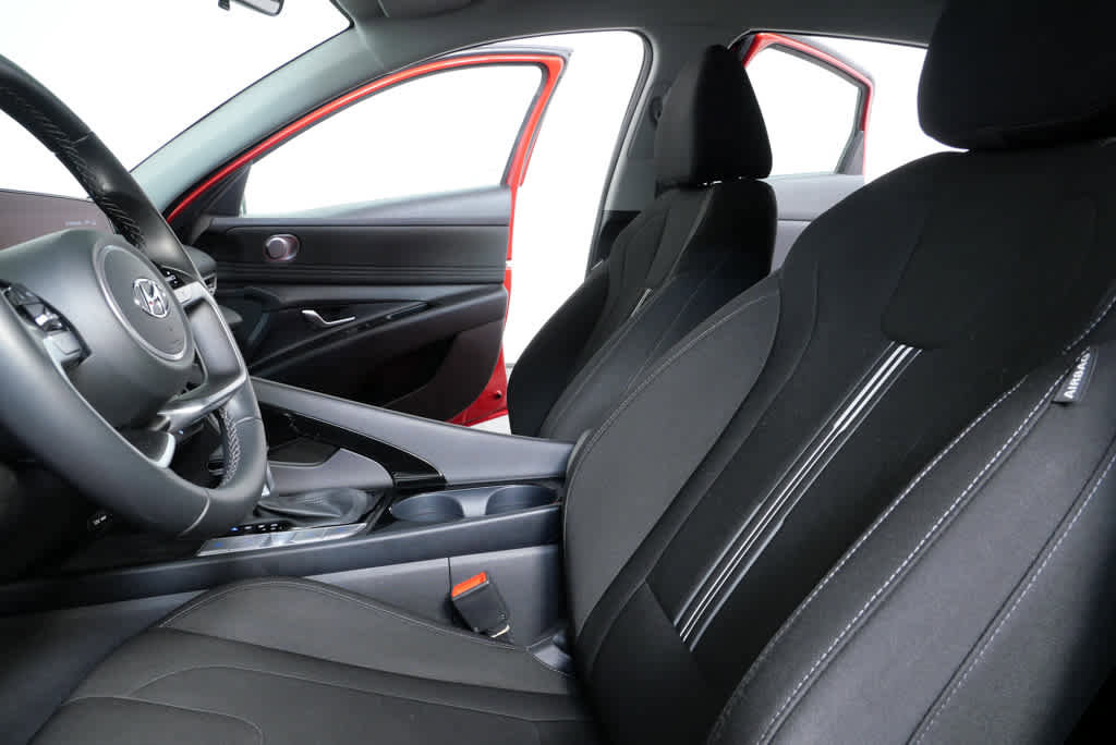 Certified 2023 Hyundai Elantra SEL w/ Convenience Package image 5