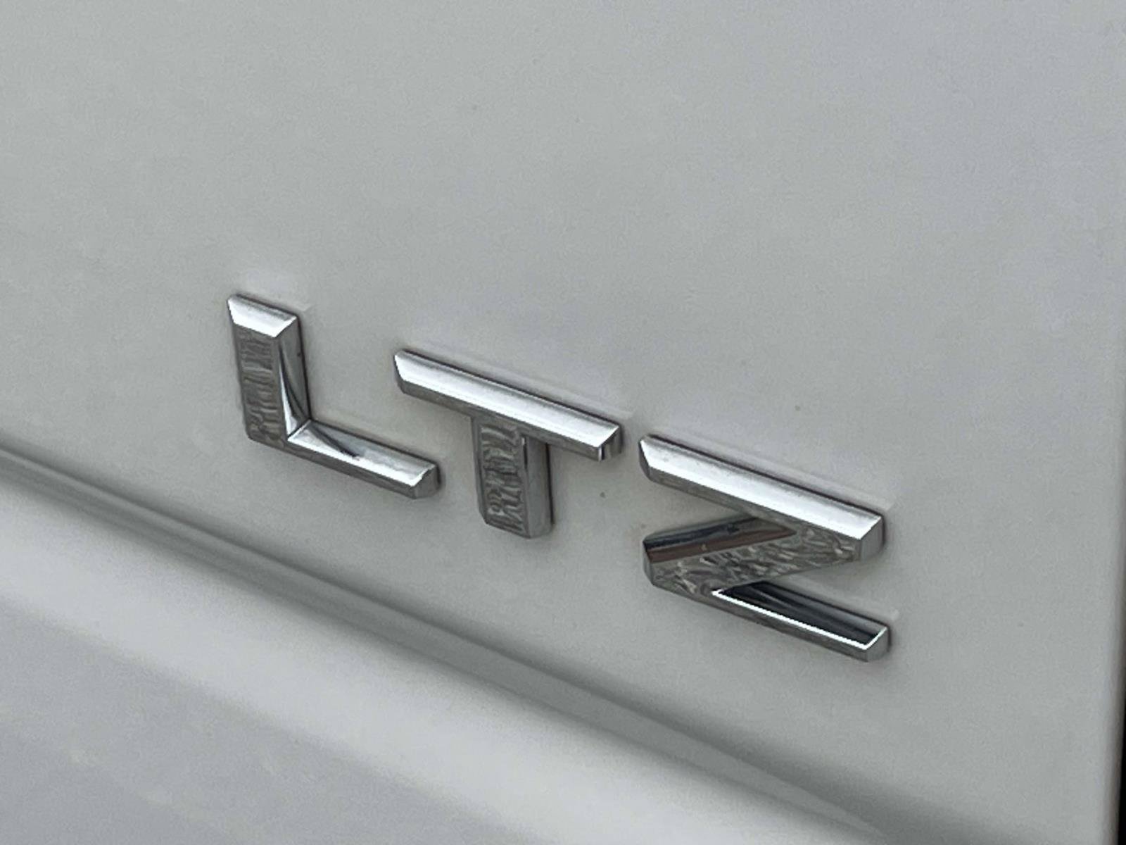 Certified 2022 Chevrolet Silverado 1500 LTZ w/ LTZ Premium Package AWD/4WD image 11