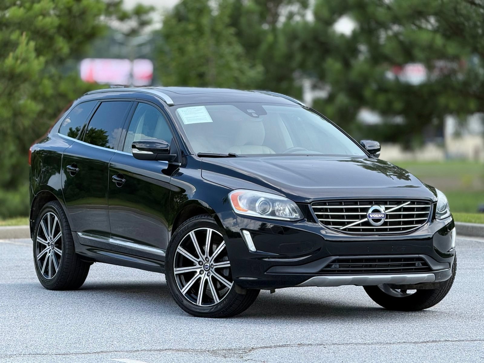Used 2017 Volvo XC60 T6 Inscription w/ Climate Package AWD/4WD image 13