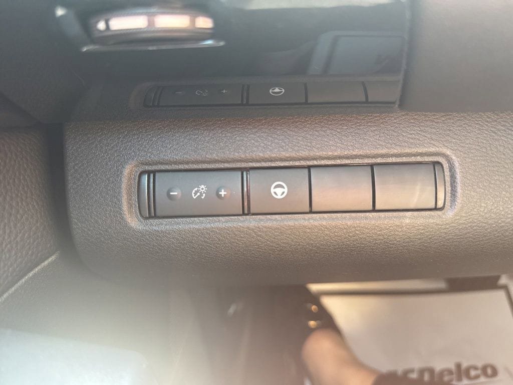 Used 2024 Nissan Pathfinder SV AWD/4WD image 19