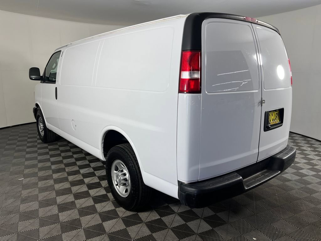 Used 2017 Chevrolet Express 3500 image 8