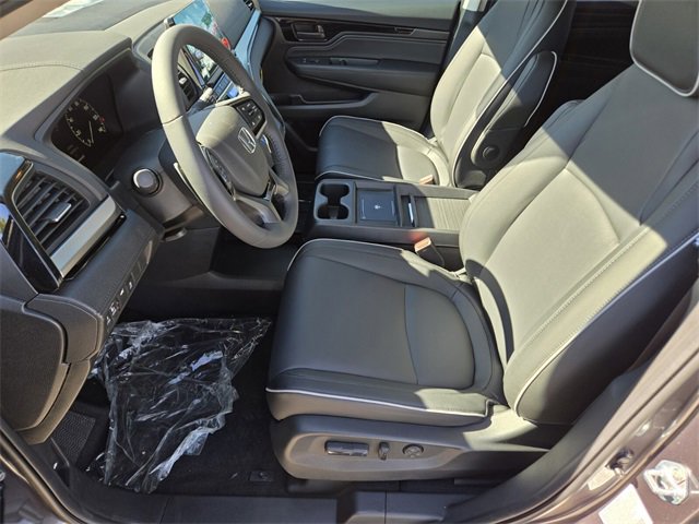New 2026 Honda Odyssey Touring image 7