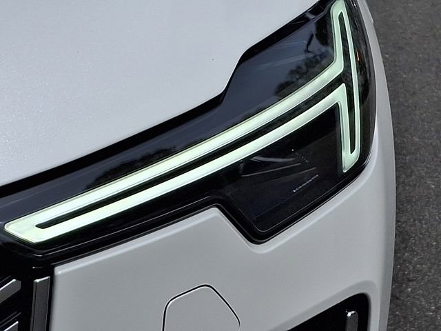 Used 2025 Volvo XC90 T8 Ultra w/ Protection Package Premier image 9
