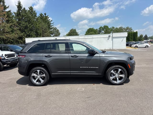 New 2026 Jeep Grand Cherokee Limited w/ Luxury Tech Group II AWD/4WD image 29