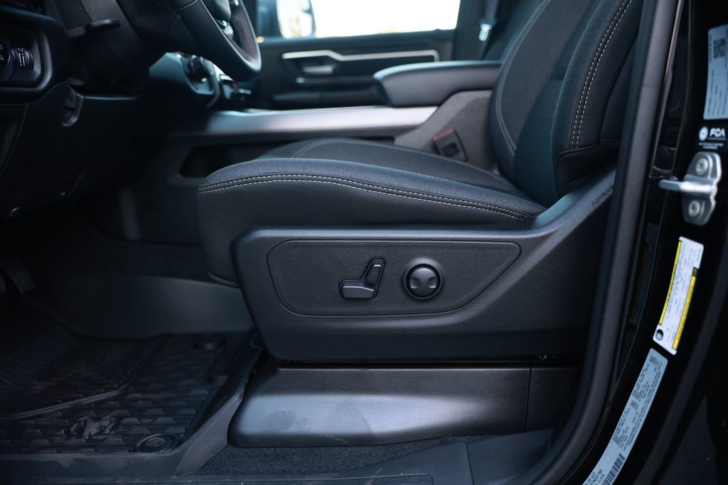 New 2026 RAM 1500 Big Horn AWD/4WD image 17