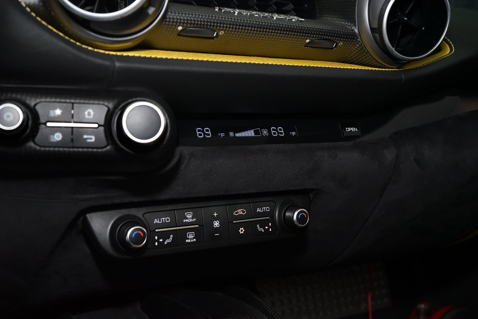 Used 2022 Ferrari 812 GTS RWD image 20