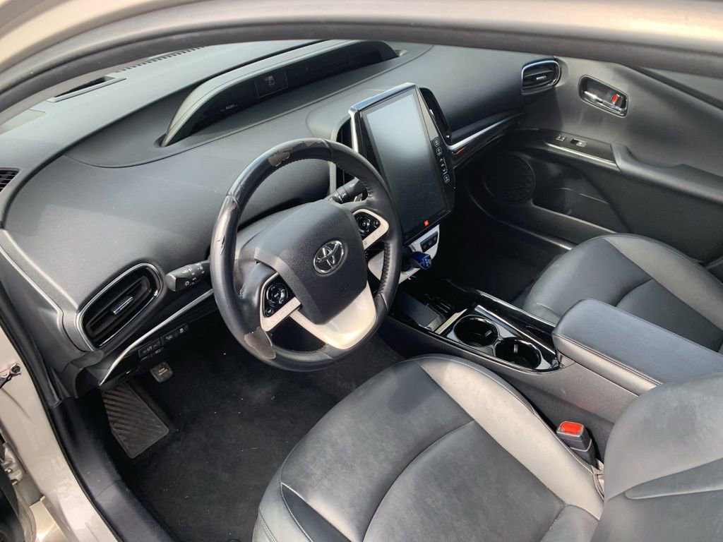 Used 2017 Toyota Prius Prime Advanced w/ Preferred Accessory Package image 16
