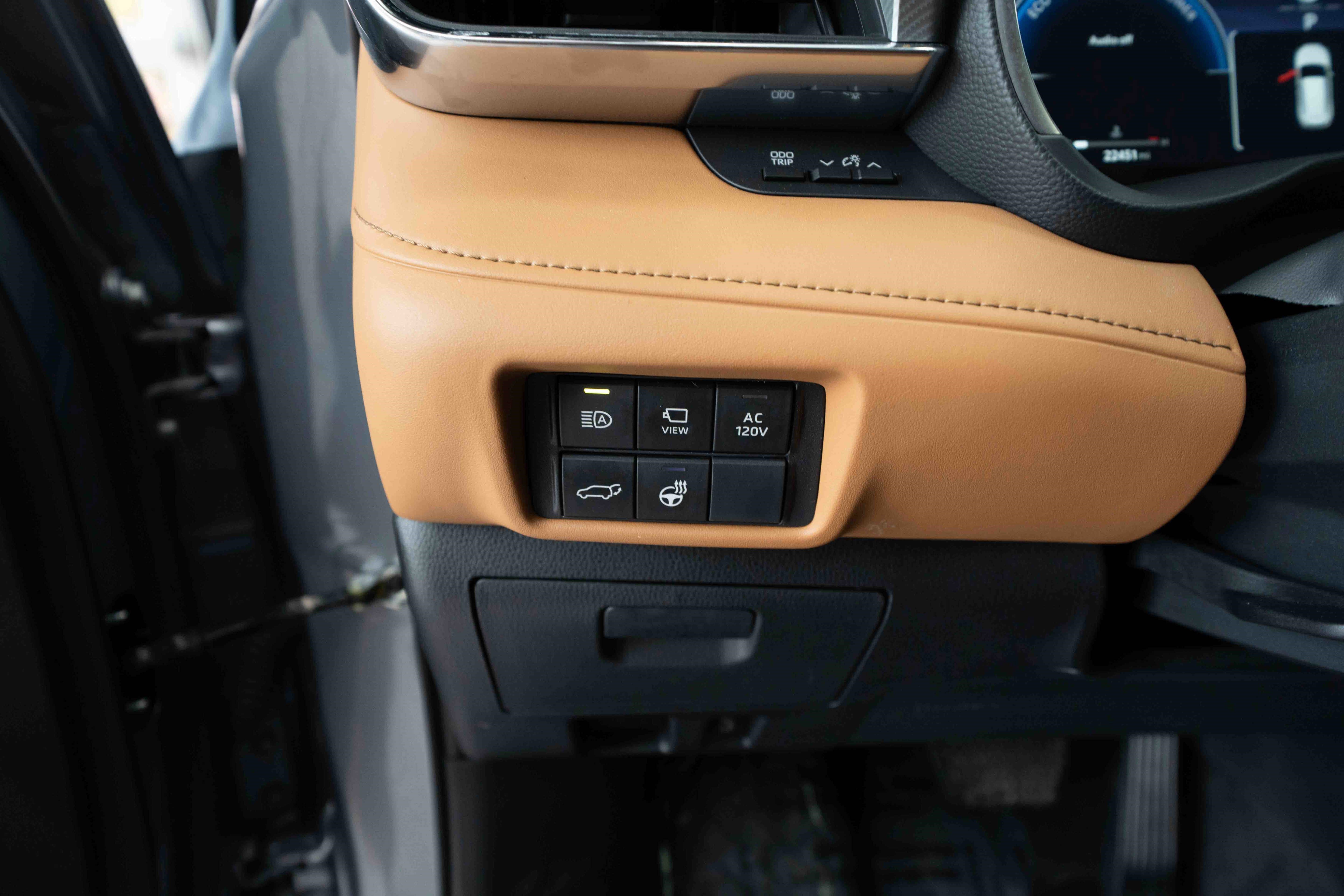 Used 2023 Toyota Highlander Platinum AWD/4WD image 11