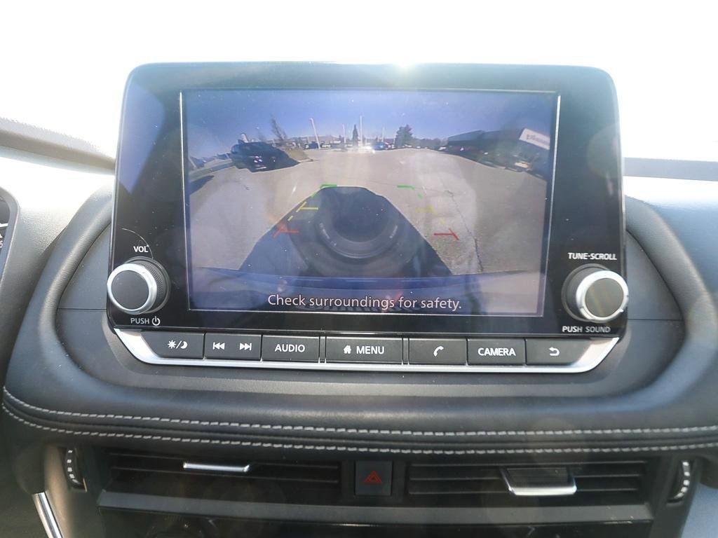 Used 2023 Nissan Rogue SV image 17