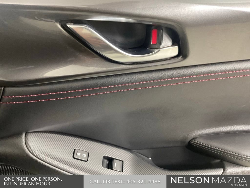 Used 2018 MAZDA MX-5 Miata Club RWD image 15