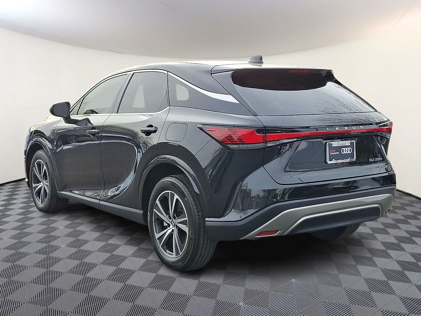 Used 2024 Lexus RX 350 FWD w/ Technology Package image 4