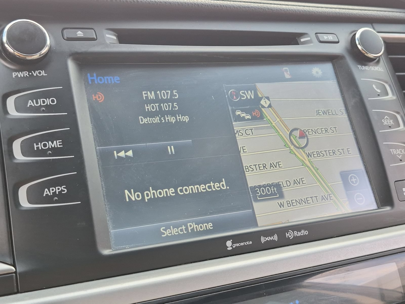 Used 2017 Toyota Highlander XLE AWD/4WD image 25