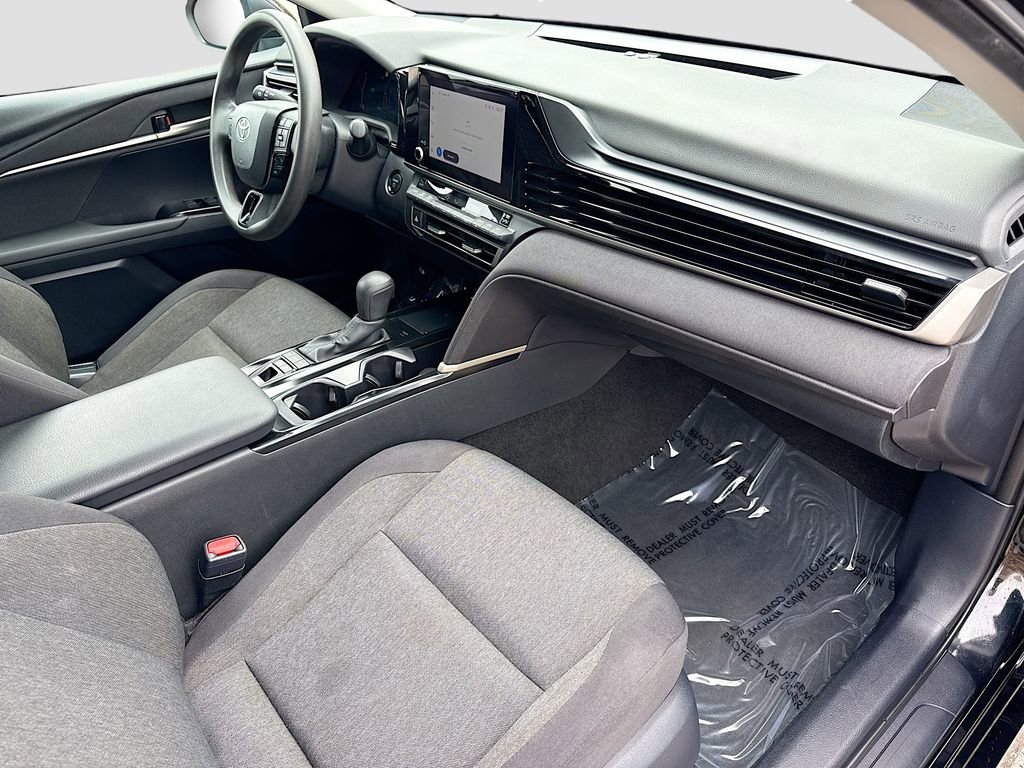 Used 2025 Toyota Camry LE image 12