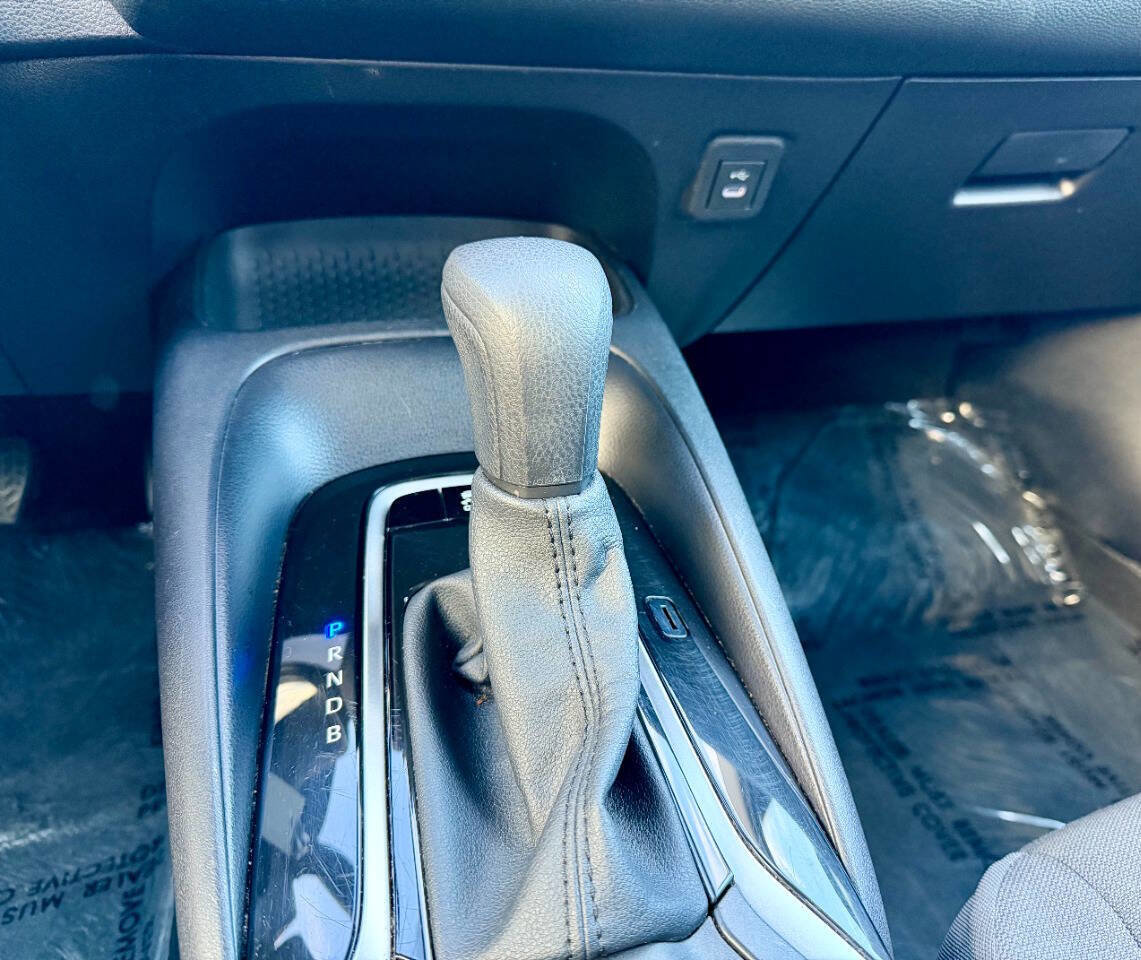 Used 2025 Toyota Corolla LE image 26