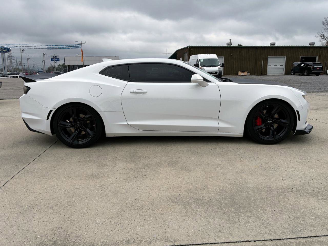 Used 2021 Chevrolet Camaro LT w/ RS Package image 5