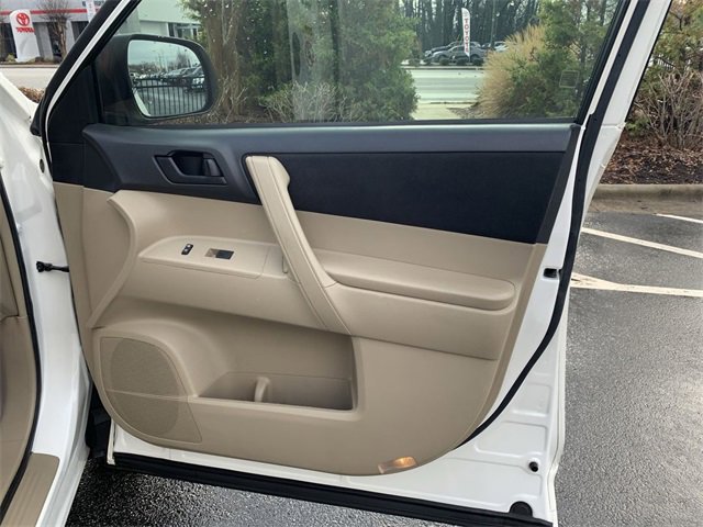 Used 2013 Toyota Highlander FWD image 13