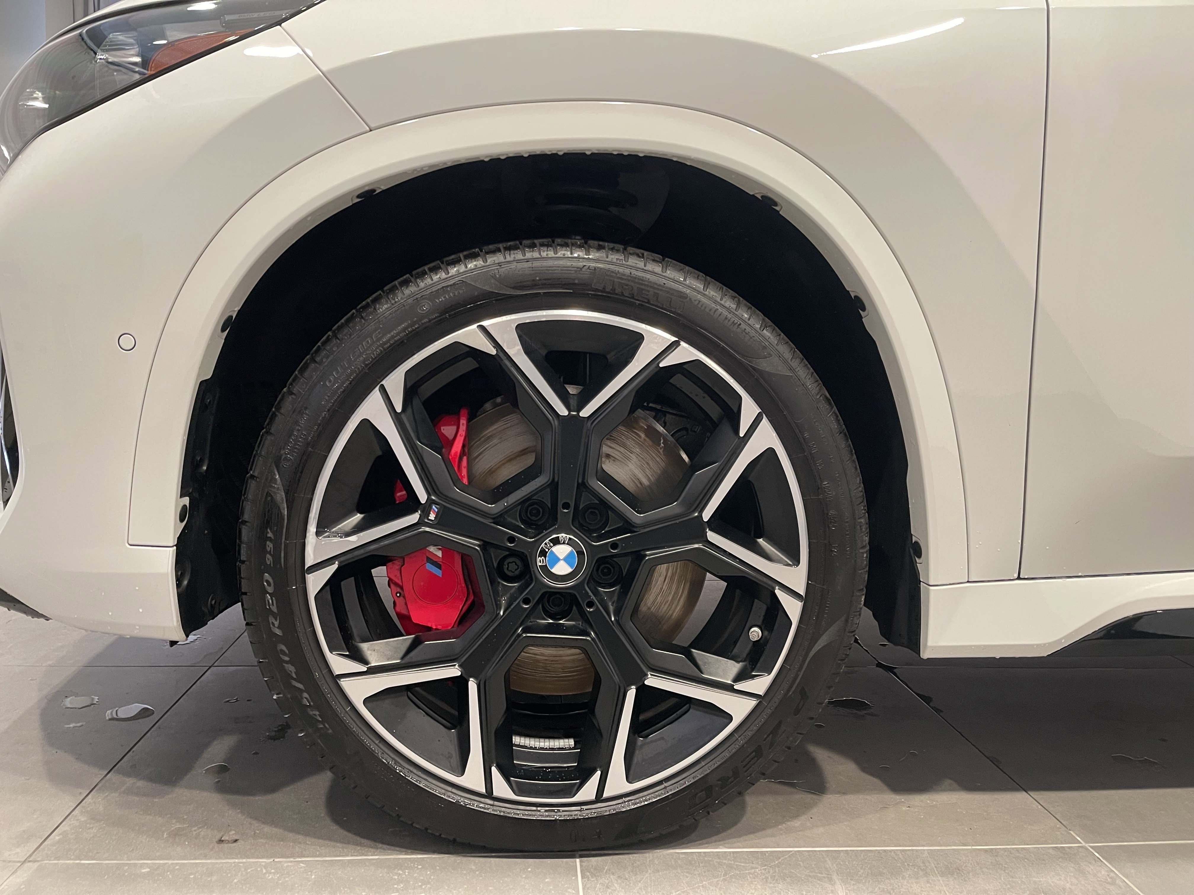 Used 2025 BMW X1 M35i w/ Premium Package image 7