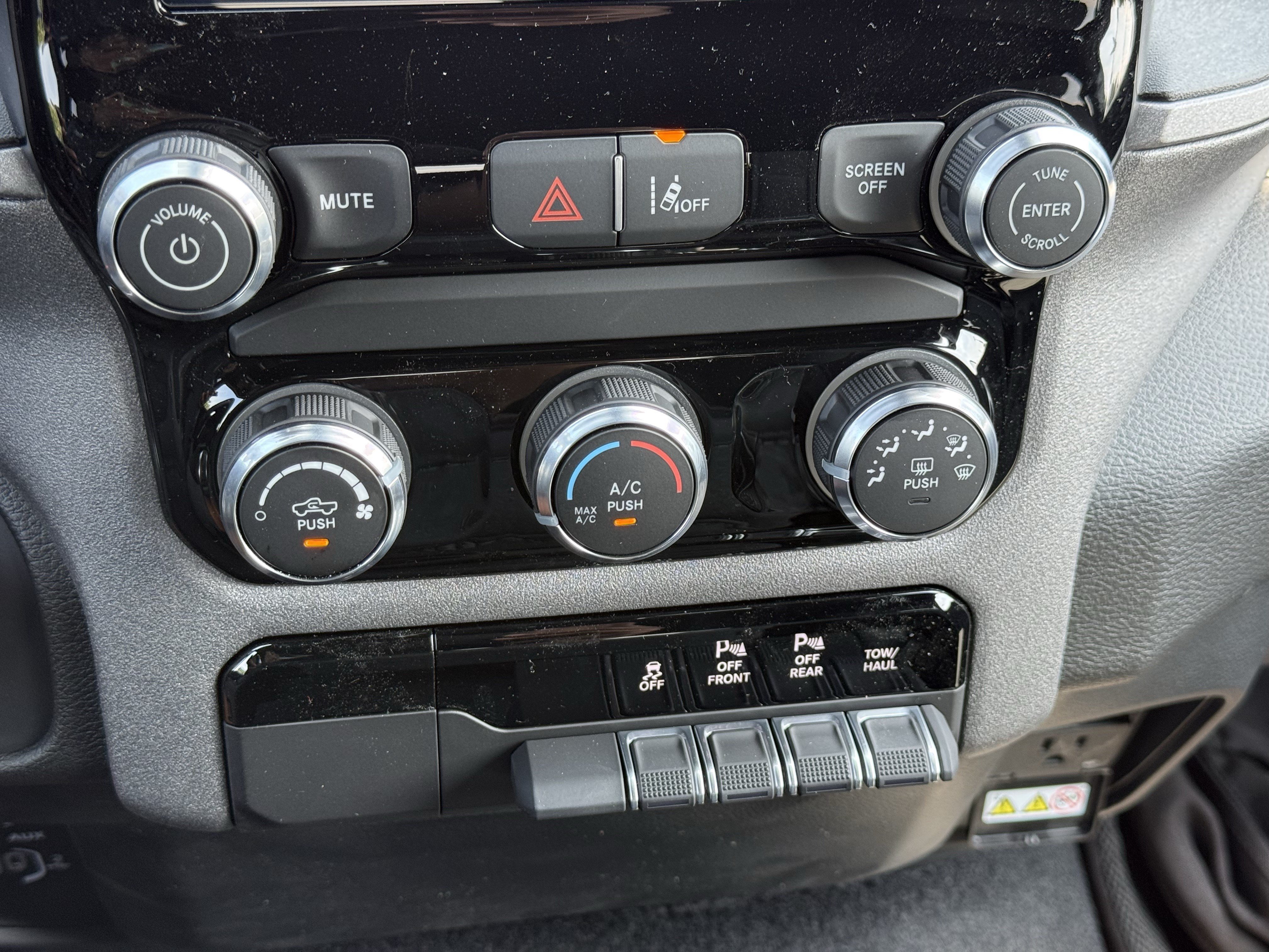 New 2026 RAM 1500 Warlock AWD/4WD image 25