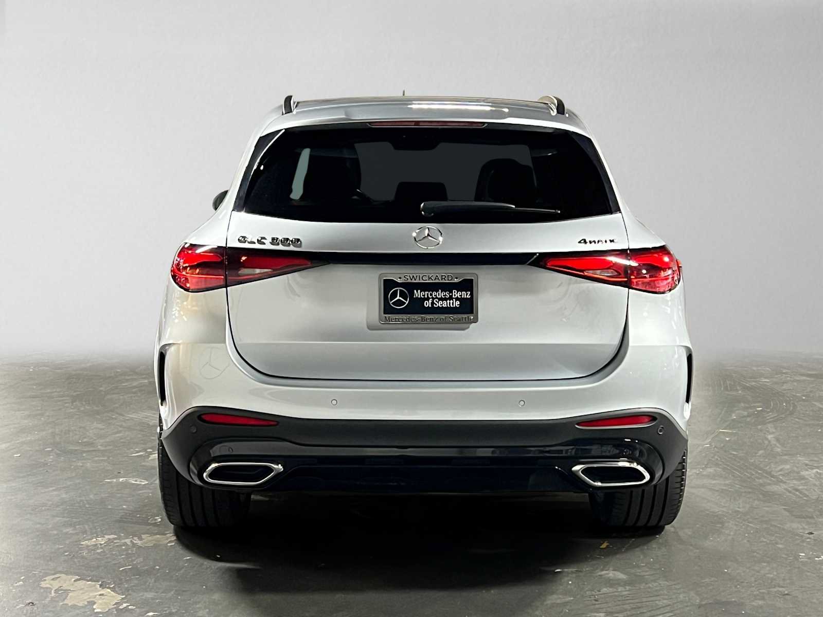 Used 2023 Mercedes-Benz GLC 300 4MATIC image 4