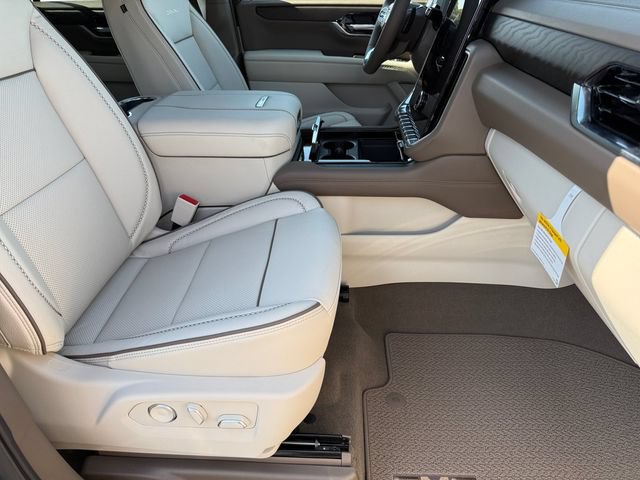 New 2026 GMC Yukon Denali w/ Denali Reserve Package AWD/4WD image 10
