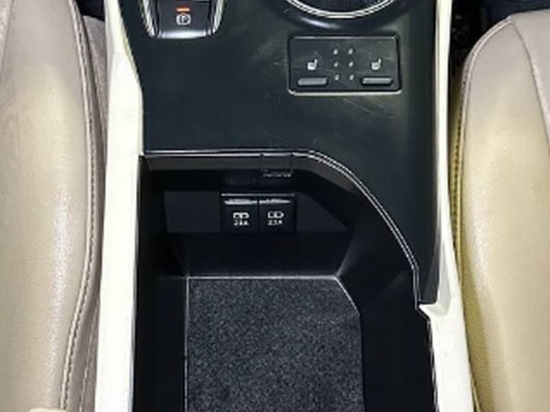 Used 2018 Toyota Camry XLE FWD image 34