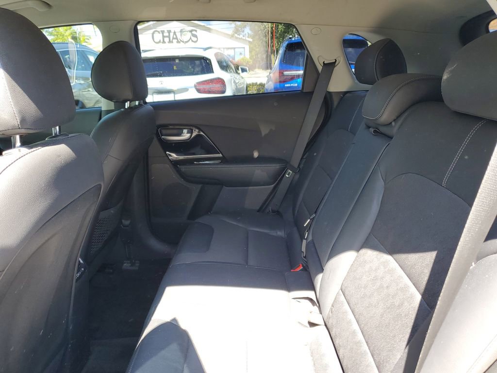 Used 2018 Kia Niro EX w/ Option Group 020 FWD image 16