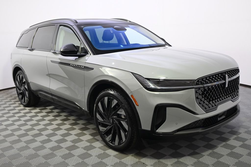 New 2026 Lincoln Nautilus Reserve w/ Jet Appearance Package AWD/4WD image 8