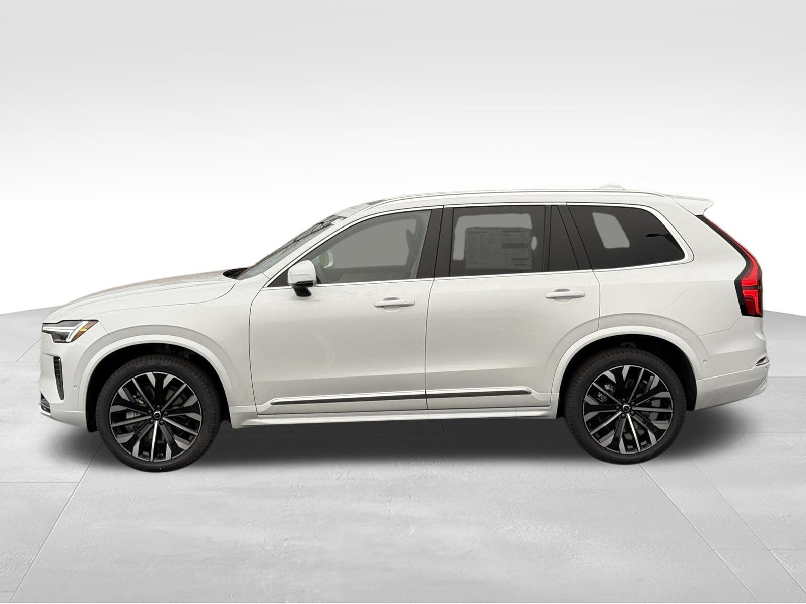 New 2026 Volvo XC90 B6 Plus w/ Protection Package Premier AWD/4WD image 2