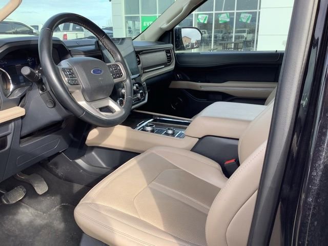 Used 2023 Ford Expedition Limited image 9