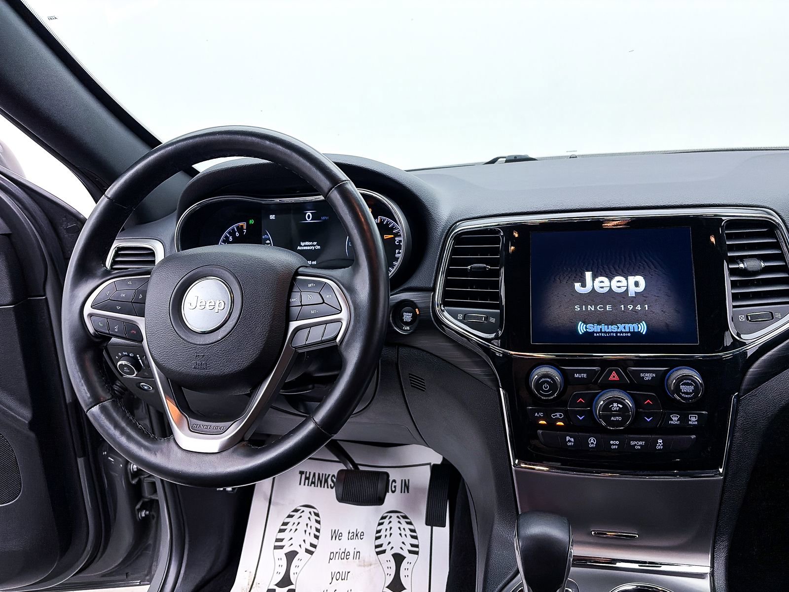 Used 2021 Jeep Grand Cherokee Laredo X RWD image 2