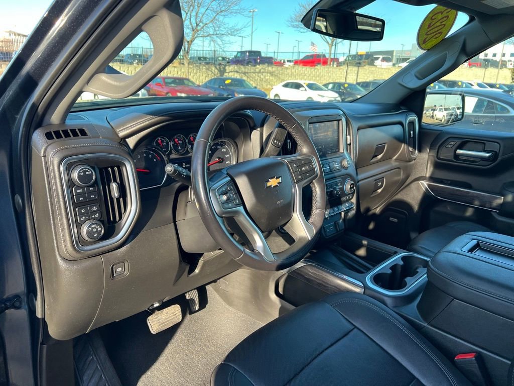 Used 2022 Chevrolet Silverado 1500 LTZ w/ LTZ Premium Package image 17