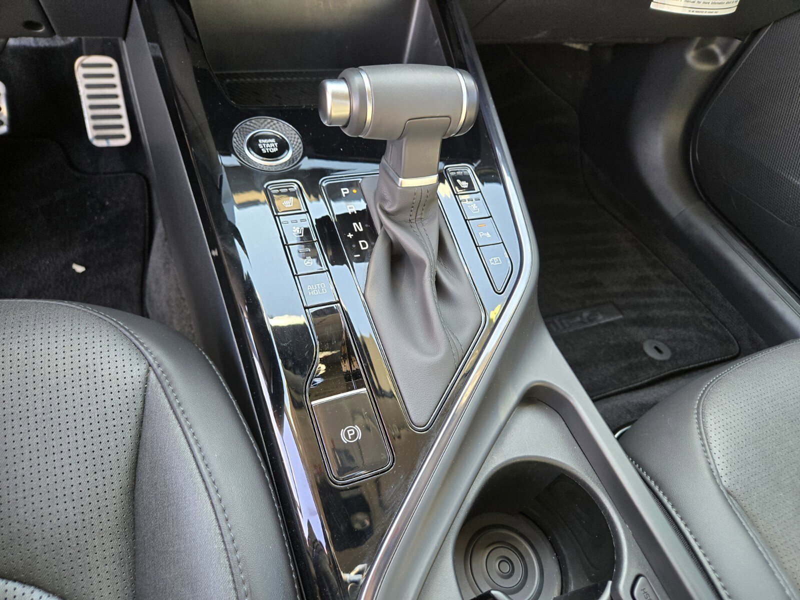 Used 2024 Kia Niro SX Touring image 22